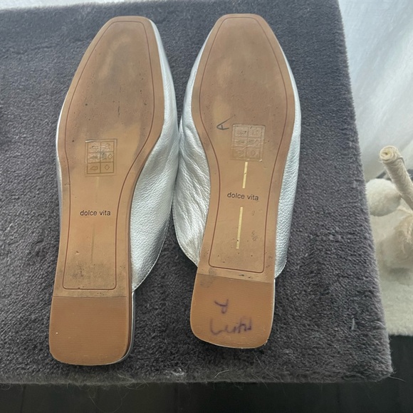 DOLCE VITA silver leather slip on in size 81/2 - Picture 6 of 6